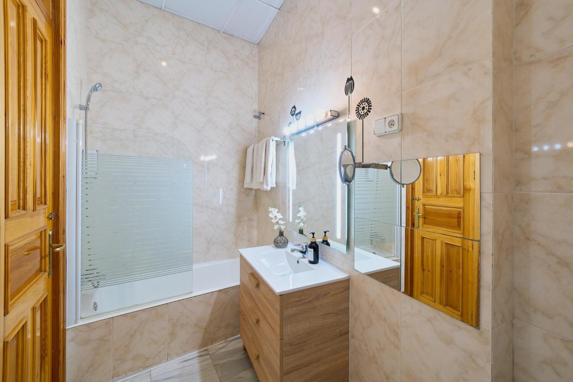 Boutique Suites Echegaray Малага Екстериор снимка